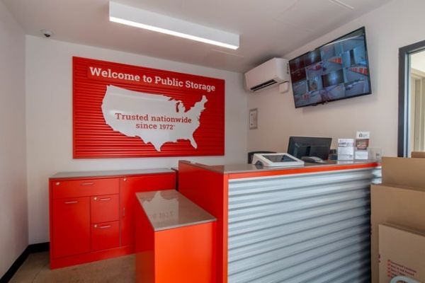 Public Storage - Portland - 1608 NE 92nd Ave - 1608 NE 92nd Ave