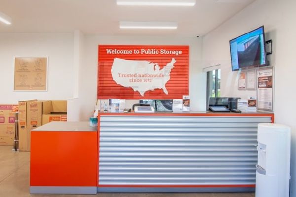 Public Storage - Mesa - 5910 E McDowell Rd - 5910 E McDowell Rd