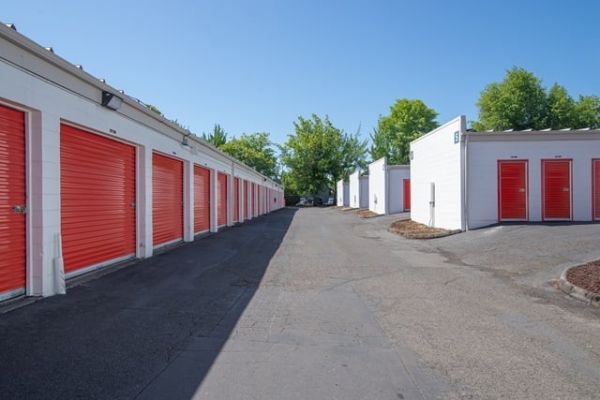 Public Storage - Beaverton - 11160 SW Allen Blvd - 11160 SW Allen Blvd