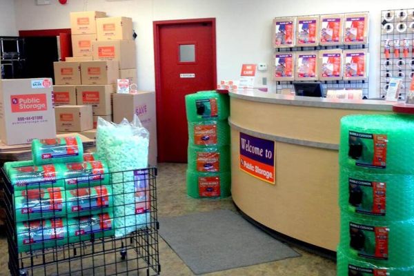 Public Storage - Portland - 1620 NE Sandy Blvd - 1620 NE Sandy Blvd