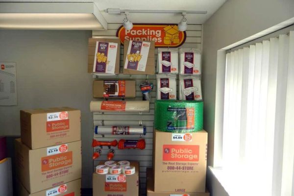 Public Storage - Manchester - 440 Tolland Tpke - 440 Tolland Tpke