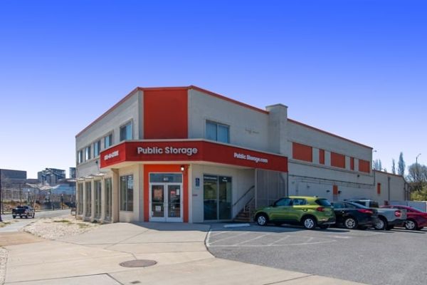 Public Storage - Arlington - 398 Long Bridge Drive - 398 Long Bridge Drive