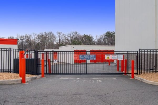 Public Storage - Centreville - 14601 Lee Highway - 14601 Lee Highway