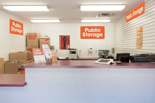 Public Storage - Cincinnati - 3220 Westbourne Drive - 3220 Westbourne Drive
