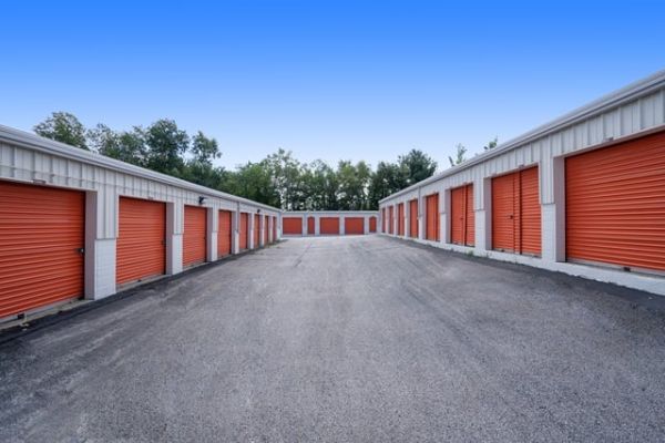 Public Storage - Manchester - 2028 S Willow Street - 2028 S Willow Street