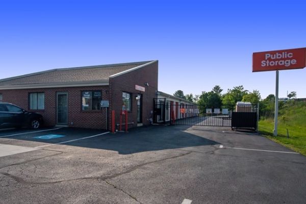 Public Storage - Leesburg - 11 Lawson Road SE - 11 Lawson Road SE