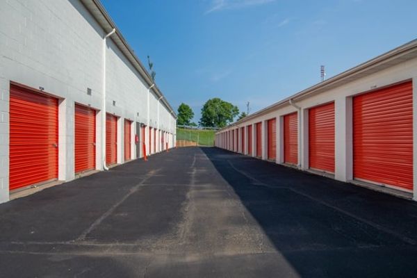 Public Storage - Leesburg - 11 Lawson Road SE - 11 Lawson Road SE