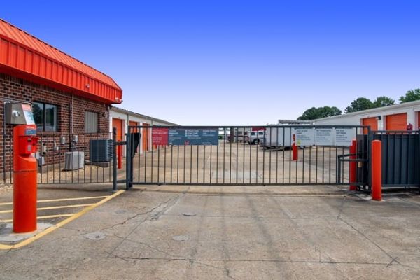 Public Storage - Virginia Beach - 612 Village Drive - 612 Village Drive