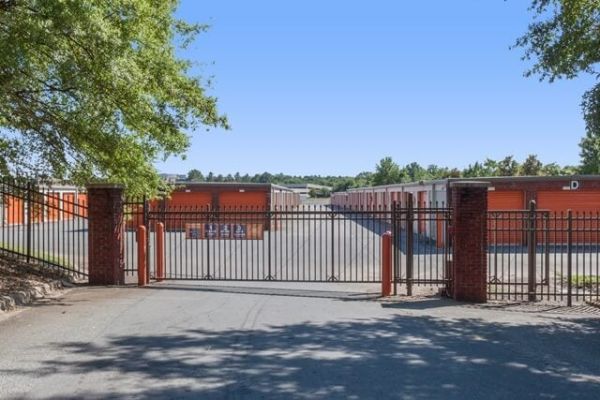 Public Storage - Charlotte - 1901 W Arrowood Road - 1901 W Arrowood Road