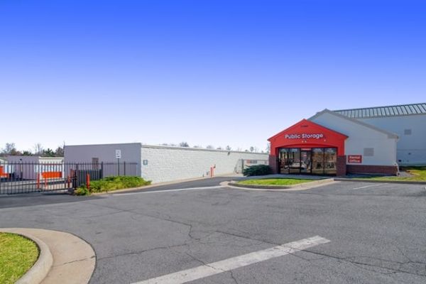 Public Storage - Sterling - 21360 Gentry Dr - 21360 Gentry Dr
