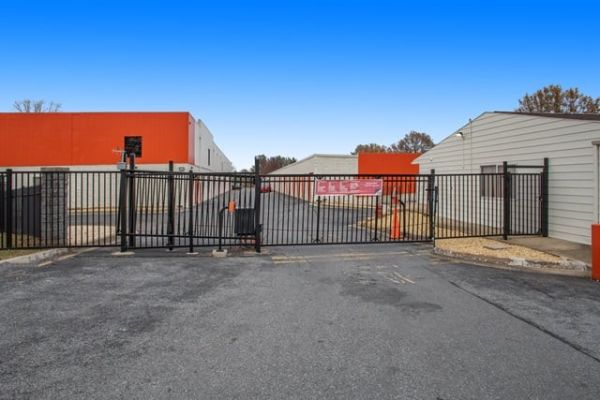 Public Storage - Gaithersburg - 501 E Diamond Ave - 501 E Diamond Ave