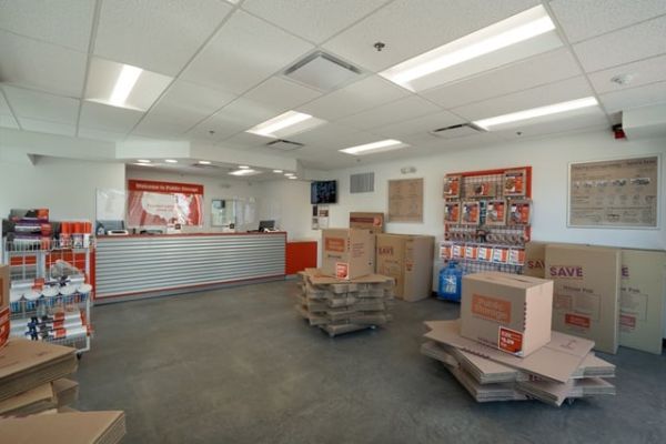 Public Storage - Everett - 140 Broadway - 140 Broadway