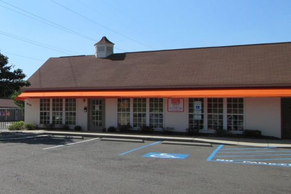 Public Storage - Carrboro - 510 Jones Ferry Rd - 510 Jones Ferry Rd