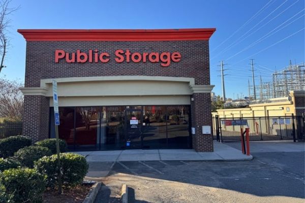Public Storage - Charlotte - 7828 N Tryon St - 7828 N Tryon St