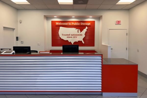 Public Storage - Charlotte - 7828 N Tryon St - 7828 N Tryon St