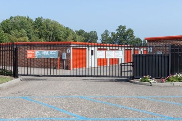 Public Storage - Hampton - 3036 N Armistead Ave - 3036 N Armistead Ave