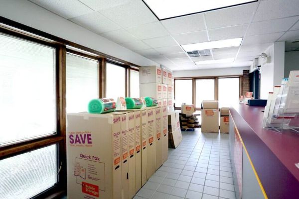 Public Storage - Lansing - 2115 Bernice Road - 2115 Bernice Road