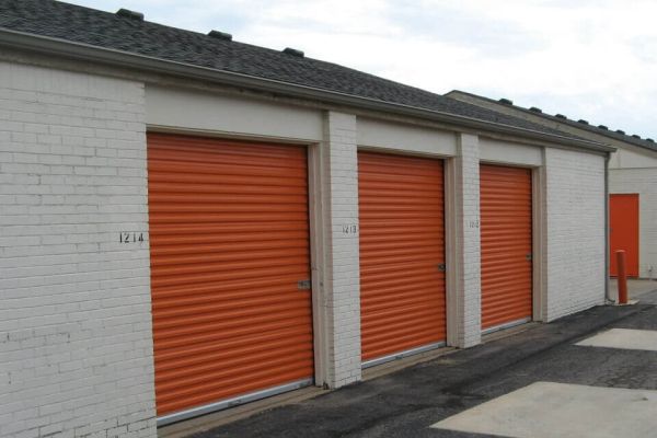 Public Storage - Wichita - 1201 West Carey Lane - 1201 West Carey Lane
