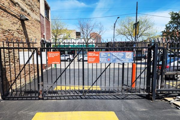 Public Storage - Chicago - 4072 N Broadway Street - 4072 N Broadway Street