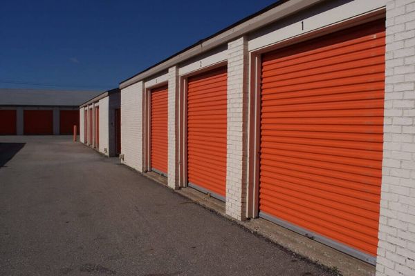 Public Storage - Independence - 109 E 31st Street - 109 E 31st Street