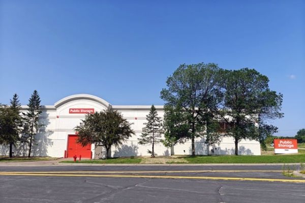 Public Storage - Chanhassen - 7800 Park Drive - 7800 Park Drive
