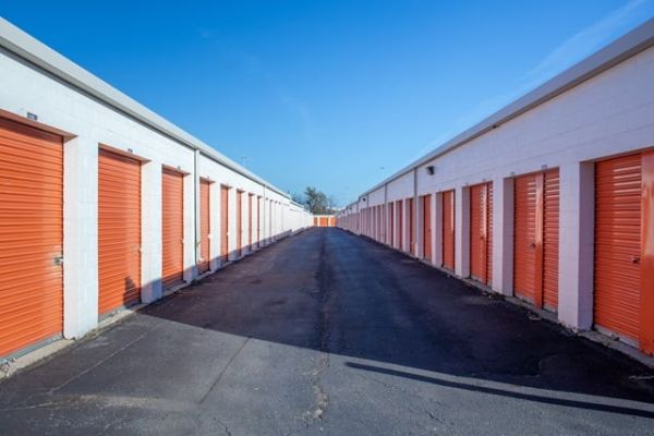 Public Storage - Oakbrook Terrace - 17 W 170 Roosevelt Road - 17 W 170 Roosevelt Road