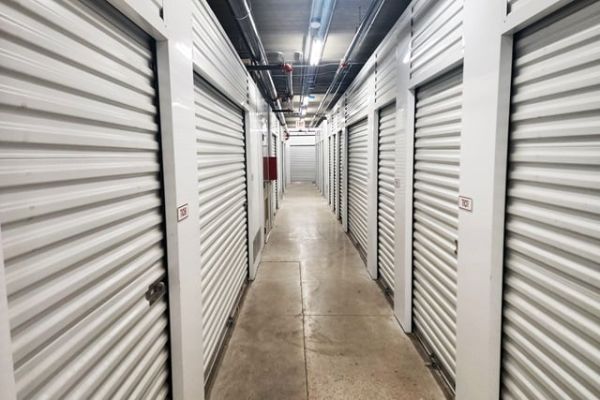 Public Storage - Chicago - 1711 W Fullerton Ave - 1711 W Fullerton Ave