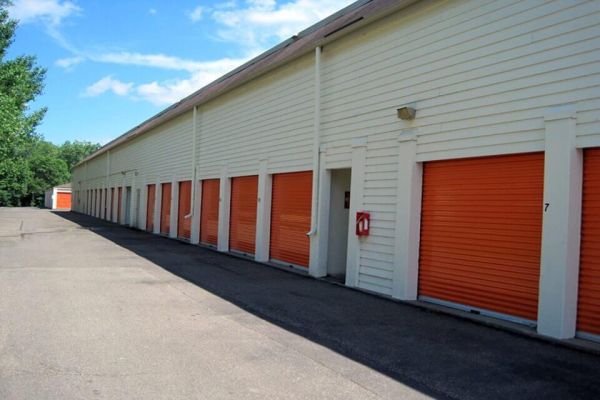 Public Storage - Golden Valley - 2300 Winnetka Ave N - 2300 Winnetka Ave N