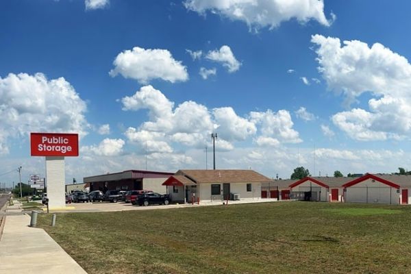 Public Storage - Oklahoma City - 802 W Hefner Road - 802 W Hefner Road