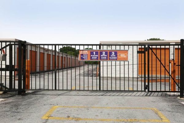 Public Storage - Alsip - 12730 S Pulaski Road - 12730 S Pulaski Road
