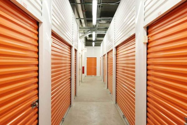 Public Storage - Chicago - 362 W Chicago Ave - 362 W Chicago Ave