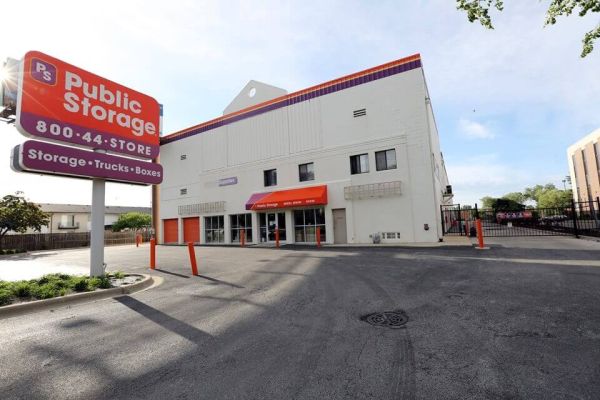 Public Storage - Des Plaines - 8790 W Golf Road - 8790 W Golf Road
