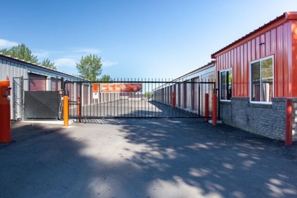 Public Storage - Hutchinson - 407 School Rd NW - 407 School Rd NW