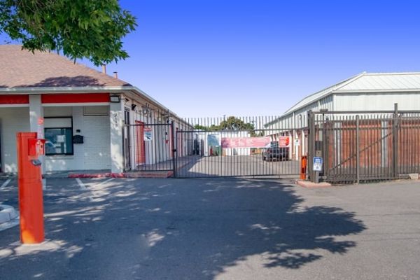 Public Storage - Denver - 2170 S Federal Blvd - 2190 S Federal Blvd
