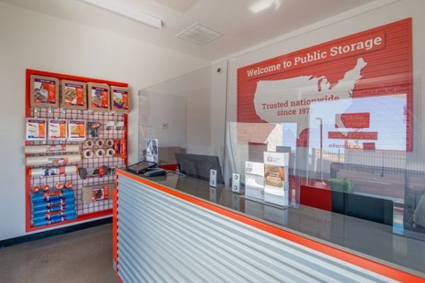 Public Storage - Phoenix - 4140 E Chandler Blvd - 4140 E Chandler Blvd