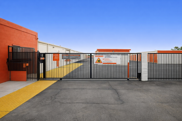 Public Storage - Carson - 1734 E Carson Street - 1734 E Carson Street