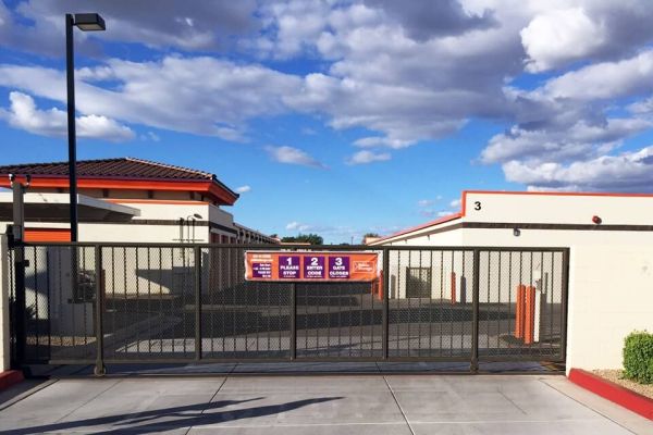Public Storage - Gilbert - 3280 E Chandler Heights Rd - 3280 E Chandler Heights Rd
