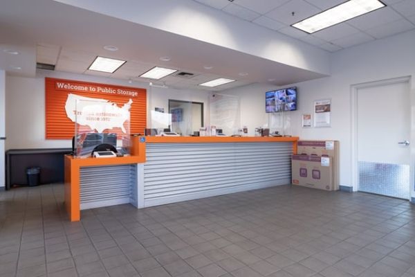 Public Storage - Van Nuys - 15350 Oxnard Street - 15350 Oxnard Street