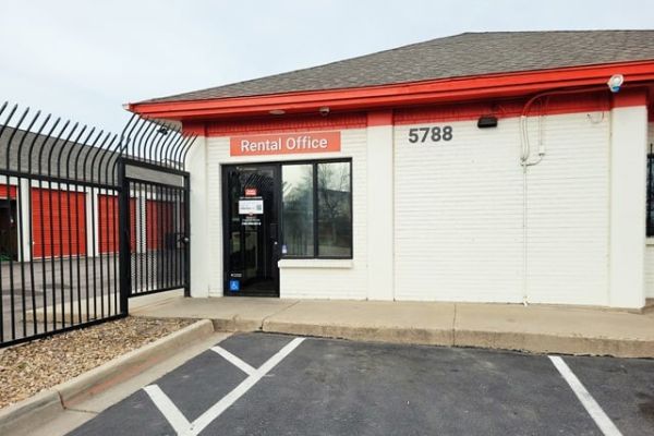 Public Storage - Lakewood - 5788 W 6th Ave - 5788 W 6th Ave