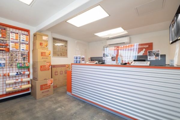 Public Storage - Los Angeles - 1747 N Eastern Ave - 1747 N Eastern Ave