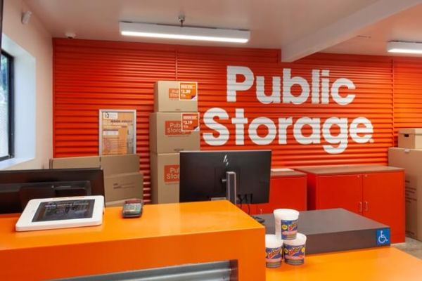 Public Storage - Los Angeles - 6801 Santa Monica Blvd - 6801 Santa Monica Blvd