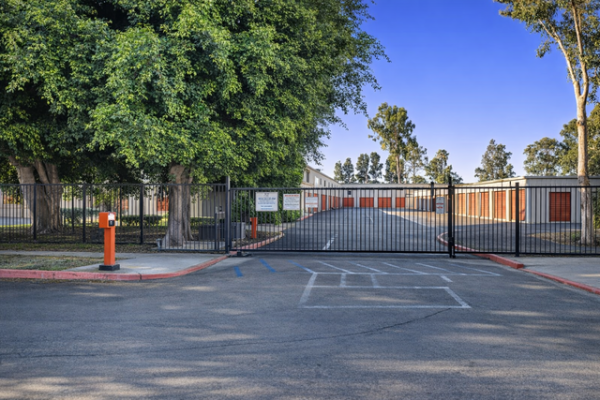 Public Storage - Santa Ana - 2200 E McFadden Ave - 2200 E McFadden Ave