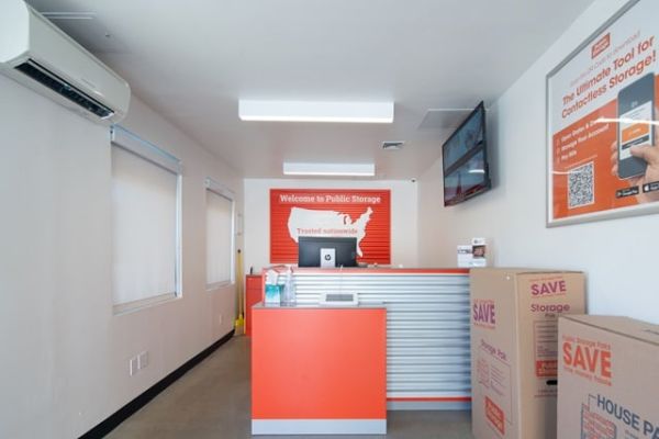 Public Storage - Tigard - 13473 SW Pacific Hwy - 13473 SW Pacific Hwy
