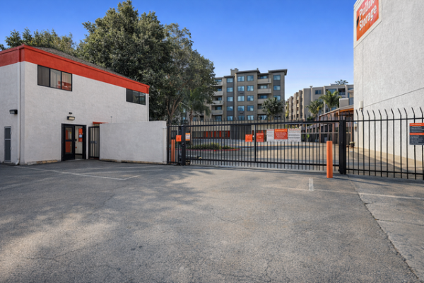 Public Storage - Emeryville - 6501 Shellmound Street - 6501 Shellmound Street