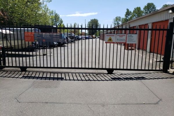 Public Storage - Renton - 2233 E Valley Rd - 2233 E Valley Rd