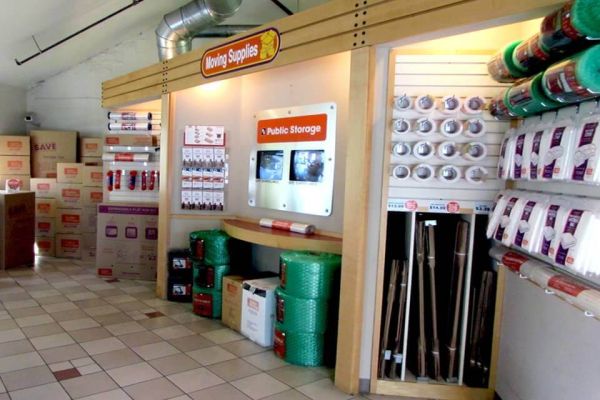 Public Storage - San Jose - 725 Capitol Expressway Auto Mall - 725 Capitol Expressway Auto Mall