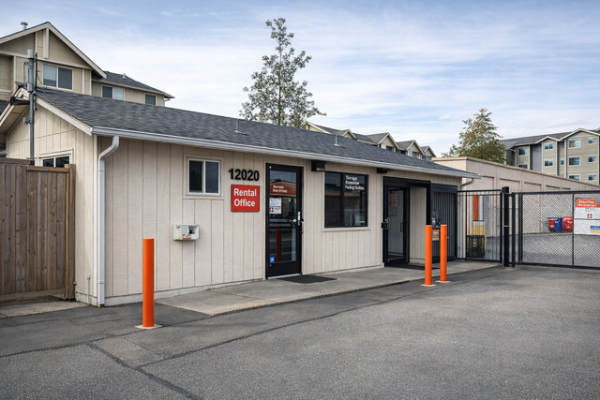 Public Storage - Everett - 12020 Highway 99 - 12020 Highway 99