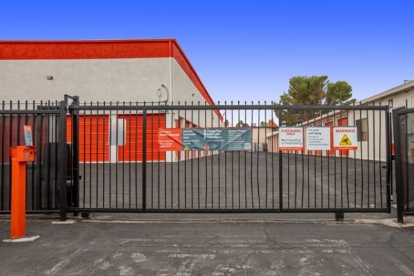Public Storage - Las Vegas - 2727 S Decatur Blvd - 2727 S Decatur Blvd