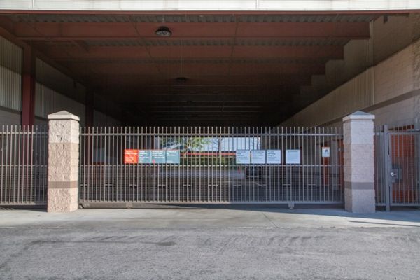 Public Storage - Burbank - 2240 N Hollywood Way - 2240 N Hollywood Way
