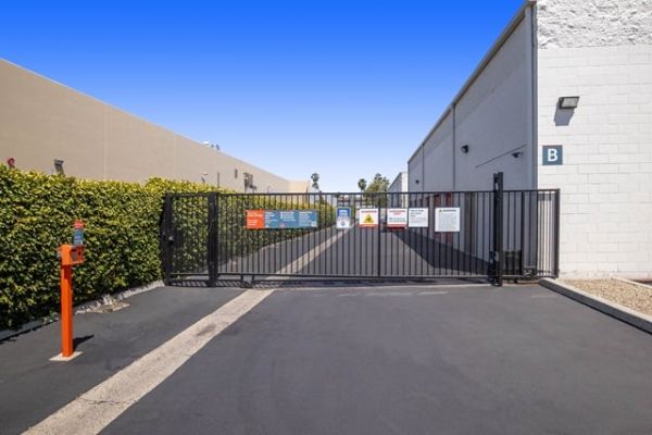 Public Storage - Anaheim - 130 S Knott Ave - 130 S Knott Ave
